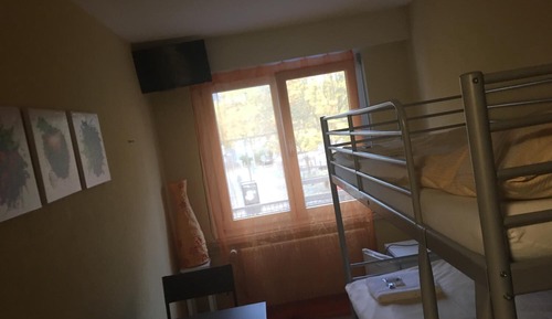 One Bed in a Coed Dorm Room with Shared Bathroom 2 beds
