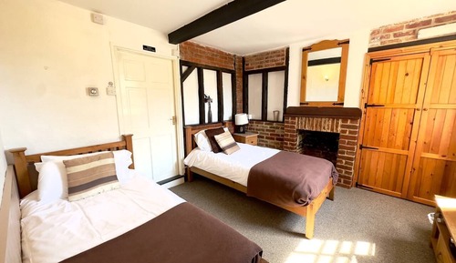 Standard Twin Room, Ensuite