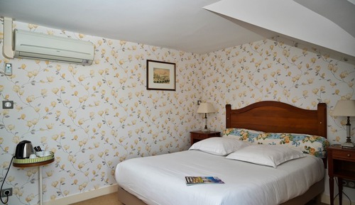 Double Attic Room (Charme)