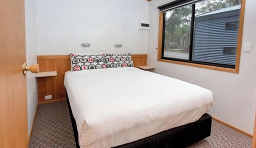 Superior 2 Bedroom Poolside Cabin - Sleeps 6