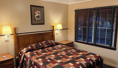 Standard Room, 1 Queen Bed