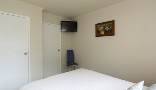 Standard Room 2, One Queen Bed, Ensuite