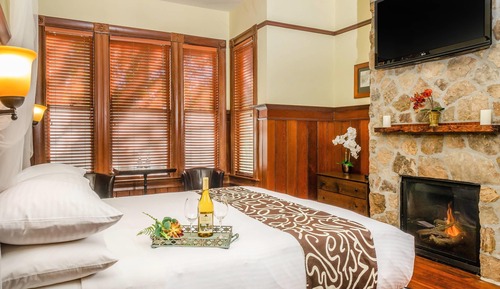 Standard Room, 1 King Bed, Non Smoking (Large Room)