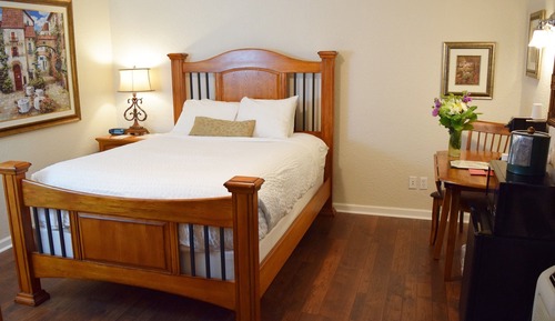Standard Room, 1 Queen Bed