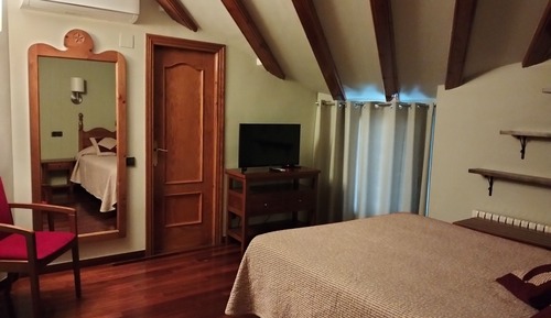 Double Room 1 bed Attic Interior