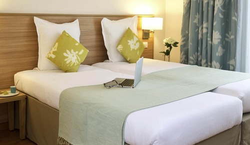 Studio, Multiple Beds