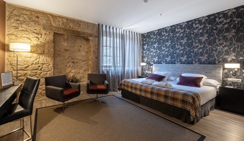 Superior Room (Claustro)