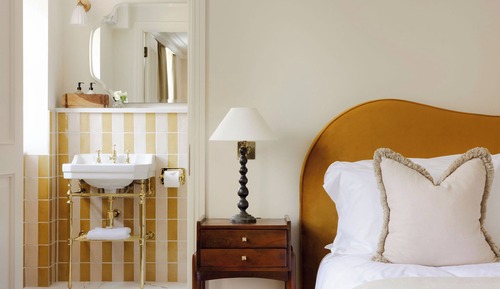 Divine (Not Pet Friendly)