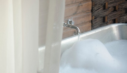 The Beach House with Outdoor Bath - Pet Friendly