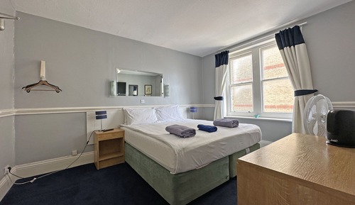 Basic Double Room, Ensuite (9)