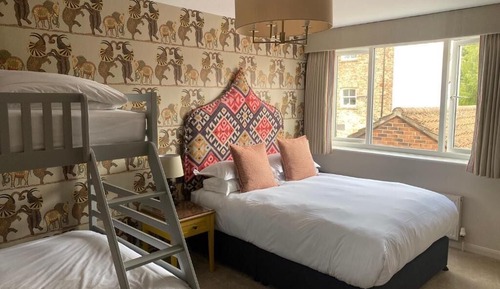 Family Room (No Pets)