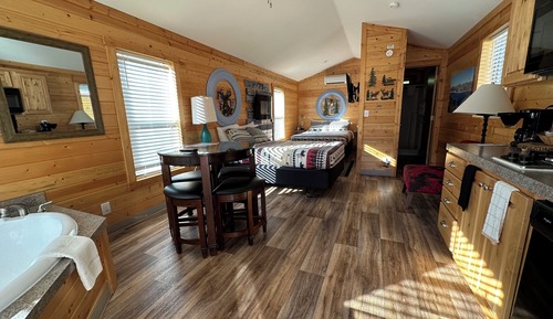 Deluxe Cabin, Multiple Beds, Non Smoking, Jetted Tub