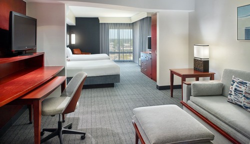 Suite, Multiple Beds, Hearing Accessible (Roll-in Shower)