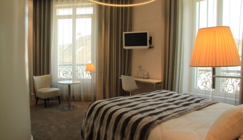 Deluxe Double or Twin Room