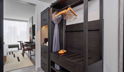Premium Room, 1 King Bed, Accessible