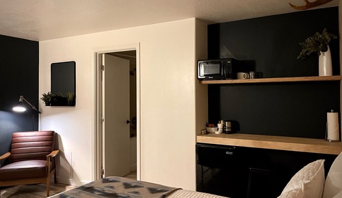 Queen Room with Jetted Tub