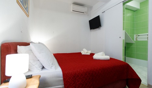 Villa (5 Bedroom Holiday Home with Terrace)