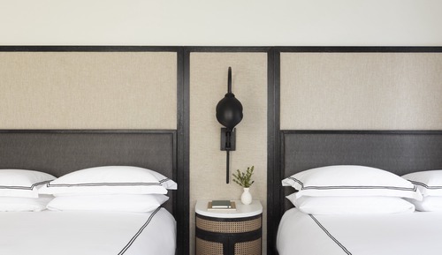 Room, 2 Queen Beds, Mobility Accessible (Comm, Mobility, Roll Shwr, View)