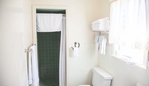 Standard Room, 1 Queen Bed (8)