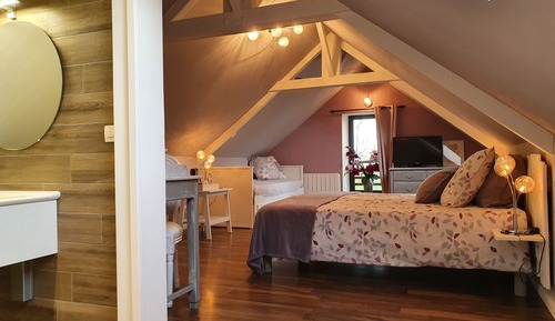 Romantic Suite, Garden View (Pivoine)