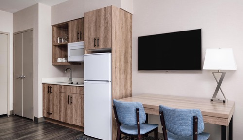 Suite, 1 King Bed, Non Smoking, Kitchen (with Sofabed, Full Kitchen)
