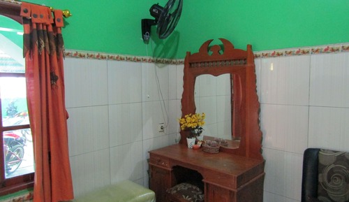 Economy Room