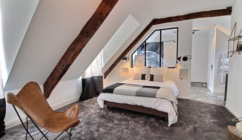 Deluxe Double Room (3)