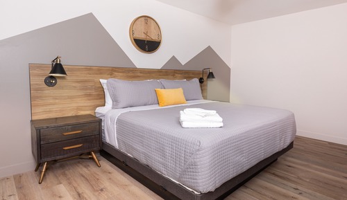 Basic Studio, 1 King Bed