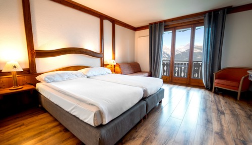 Standard Room, Non Smoking, Valley View