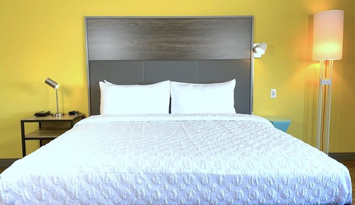 Standard Room, 1 King Bed, Bathtub