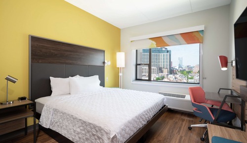 Standard Room, 1 King Bed