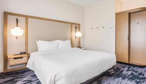 Room, 1 King Bed, Hearing Accessible