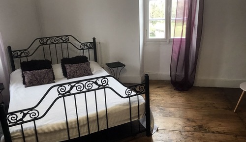 Superior Double Room, Ensuite, Garden View (The HOOPOE)