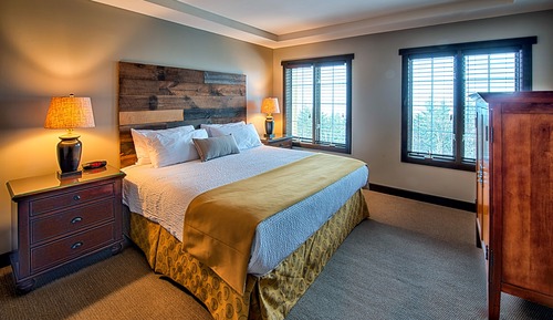 Suite, 1 King Bed with Sofa bed, Non Smoking (Sunrise View, Dog-friendly)