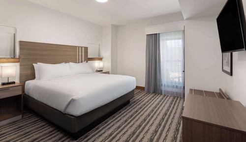 Suite, 1 King Bed with Sofa bed, Non Smoking, Corner (Lodge, Sunset View)