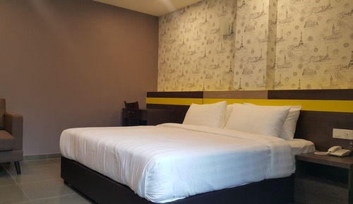 Deluxe Room, 1 King Bed