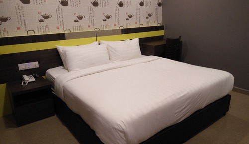 Standard Room, 1 King Bed