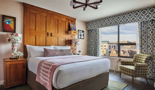 Room, 1 King Bed, Bathtub