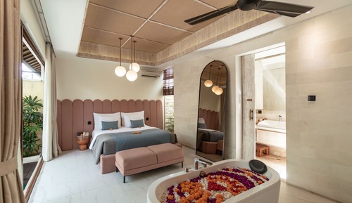 Royal 1 Bedroom Villa with Private Pool & Bathtub