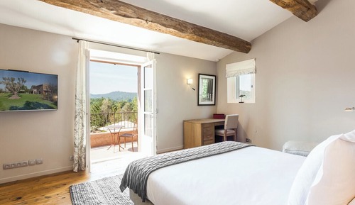 Junior Room, Balcony