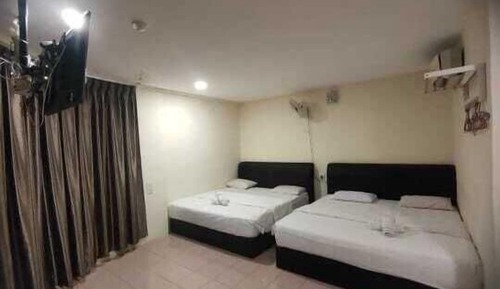 Quadruple Room (No Window)