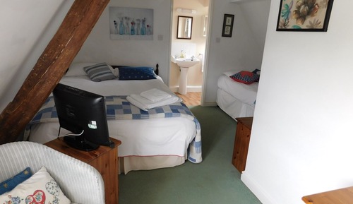 Deluxe Triple Room, Ensuite (Desert Orchid)