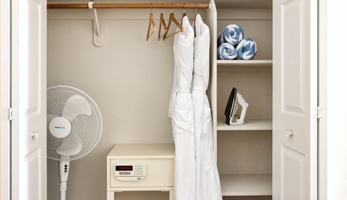 Studio, 1 King Bed (Studio-Partial Ocean View)