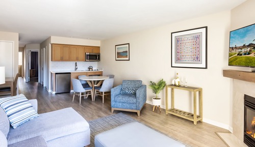 Signature Suite, 1 Queen Bed with Sofa bed, Garden View (Suite-Garden View)