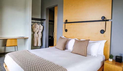 Suite, Mountain View