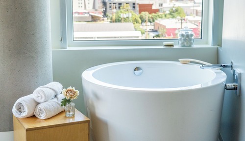 Suite (Skyline)