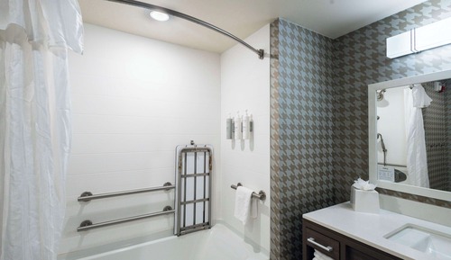 Studio, 2 Queen Beds, Accessible, Bathtub (Mobility & Hearing)