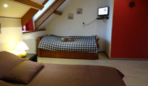 Room (3)