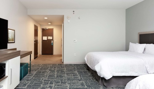 Room, 2 Queen Beds, Accessible, Bathtub