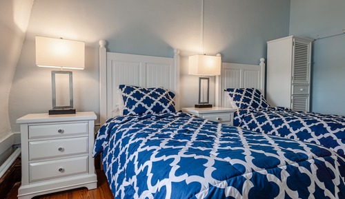 Room, 2 Twin Beds, Shared Bathroom (#4 Main Building)